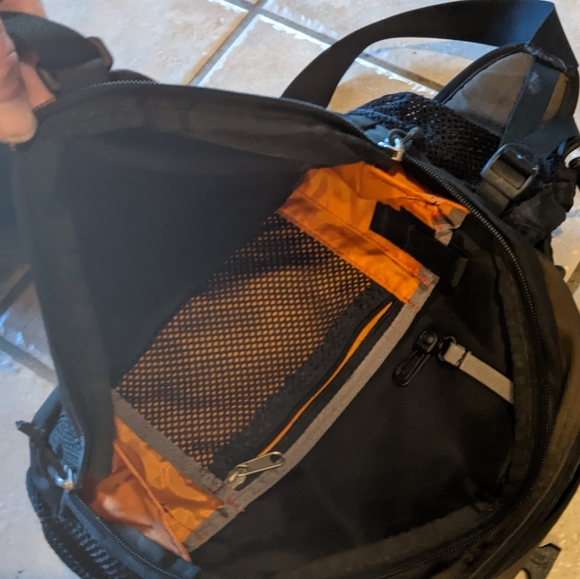 Columbia Large Hiking Fanny Pack - Picture 4 of 13